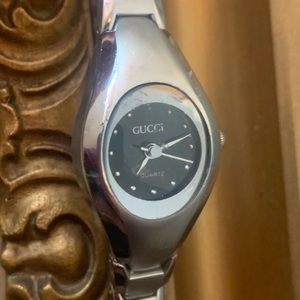 Vintage women’s Gucci watch silver make an offer!